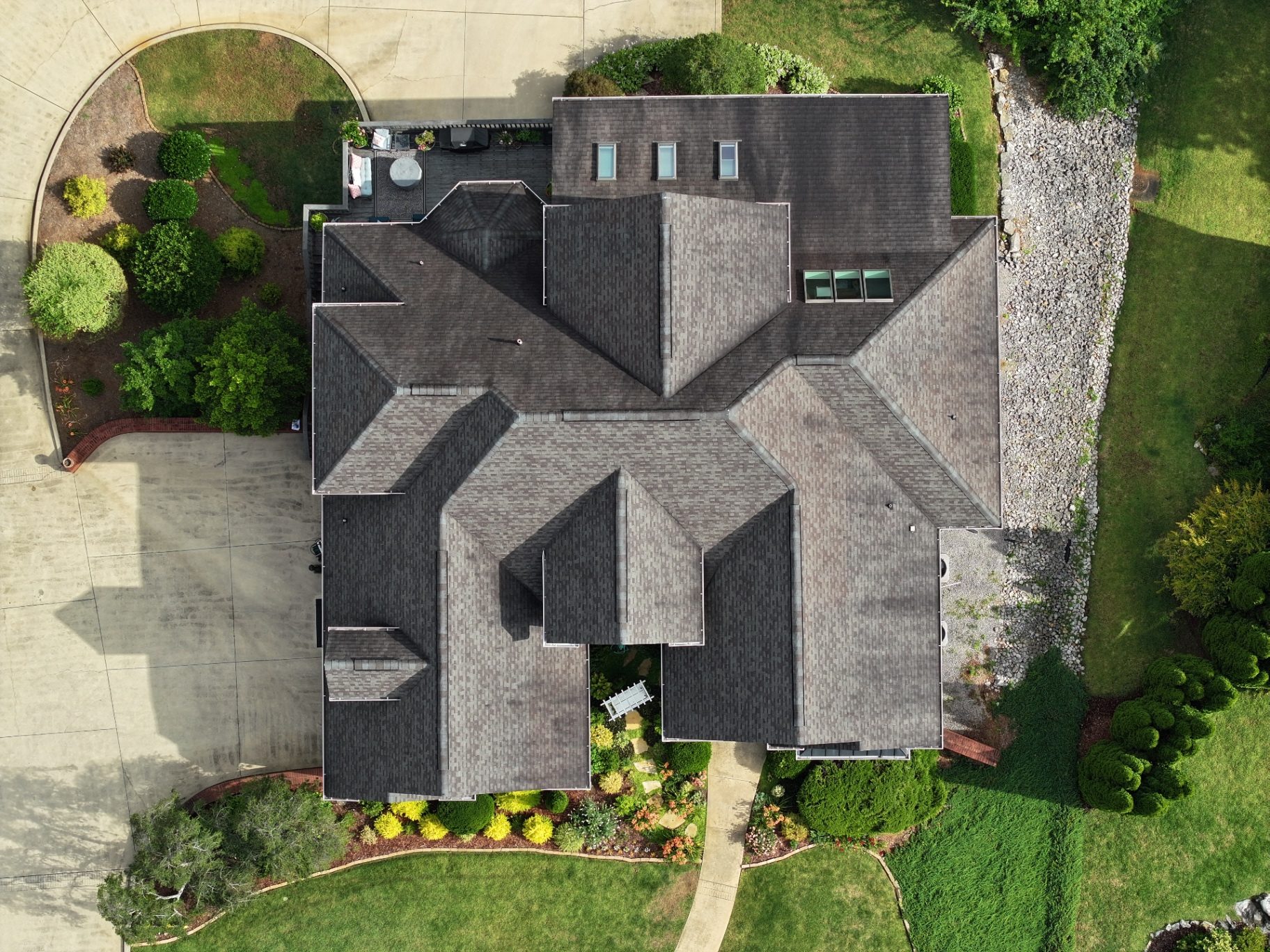 Weathered roof with granule loss before replacement